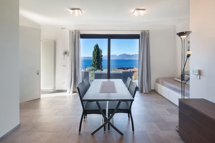 Villa Loncrino - First Floor Apt - Garda