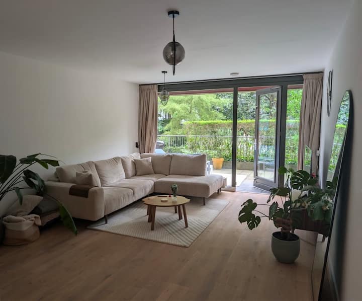 Spacious 2br Oasis With Private Garden In De Pijp - Amsterdam