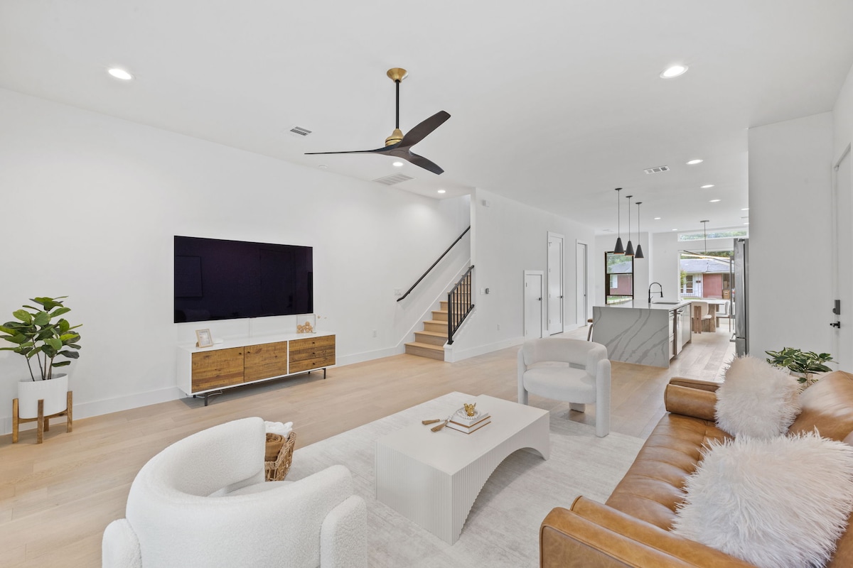 Luxury Home in Central Austin Near UT & Domain