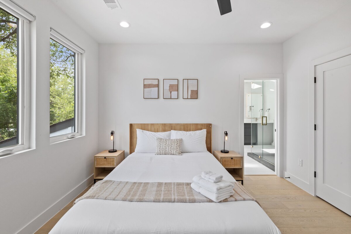 Luxury Home in Central Austin Near UT & Domain