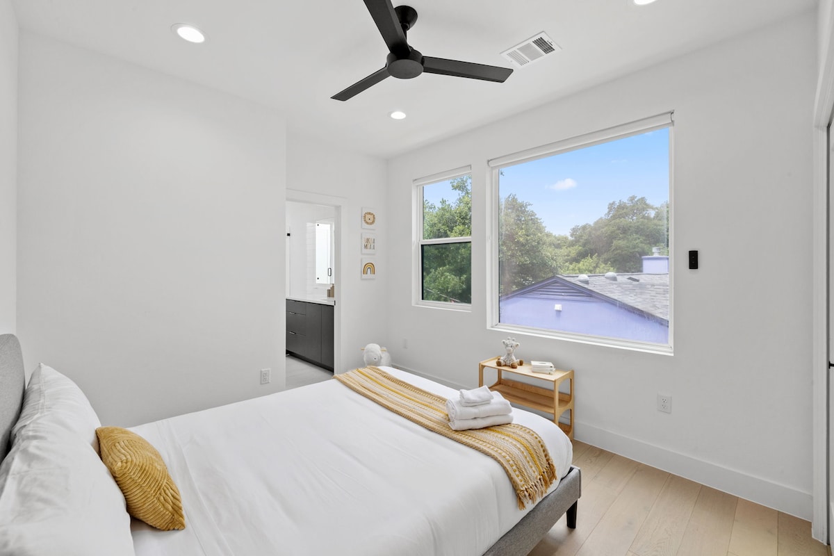 Luxury Home in Central Austin Near UT & Domain