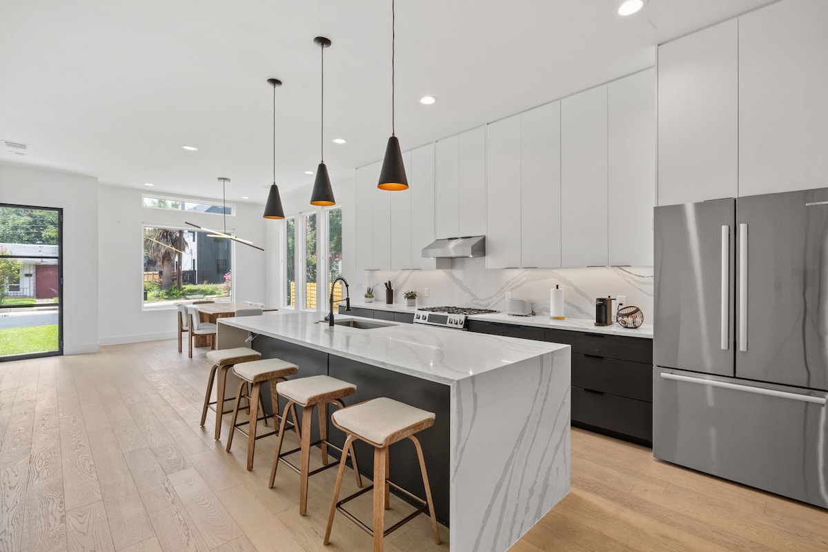 Luxury Home in Central Austin Near UT & Domain