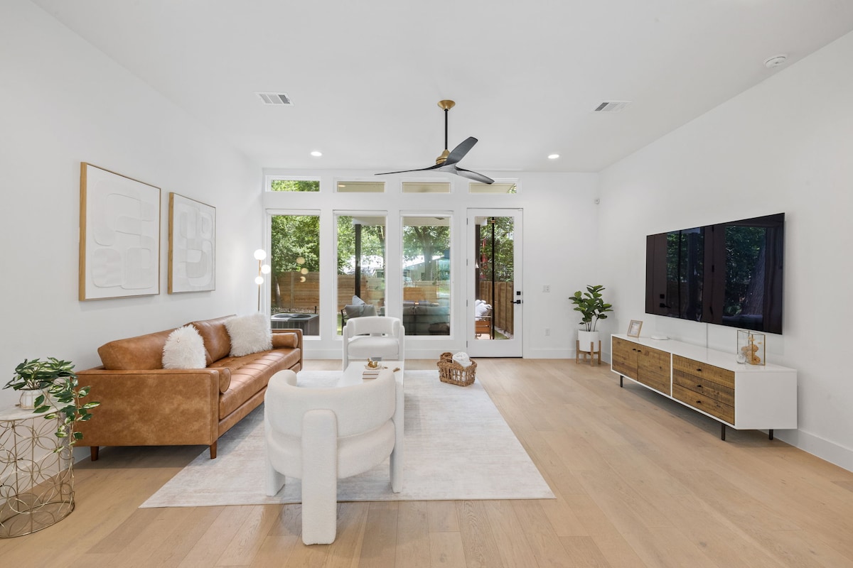 Luxury Home in Central Austin Near UT & Domain