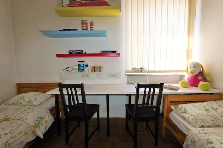 Vibrant Apt For Groups & Families - Free Parking - Ljubljana