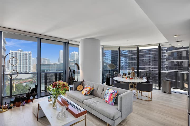 Walk To Brickell City Centre | Modern 2br/2ba - Miami