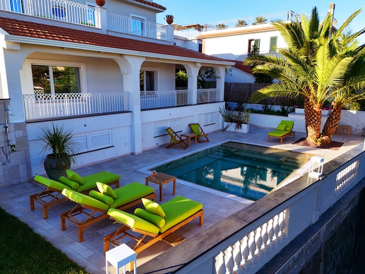 Nevada Infinity Villa | Pool, Terrace, Capri View - 소렌토