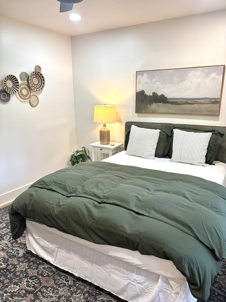 Fully Remodeled Apartment Close To Downtown Canton - Canton, GA