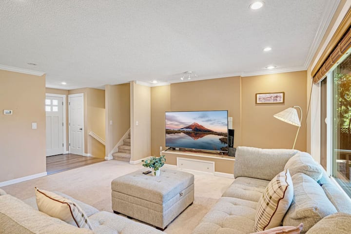 Spacious 4br Hose W/ Backyard @Mountlake Terrace - Mountlake Terrace, WA