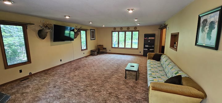 Back To The '80s Vacation Home - Presque Isle, MI