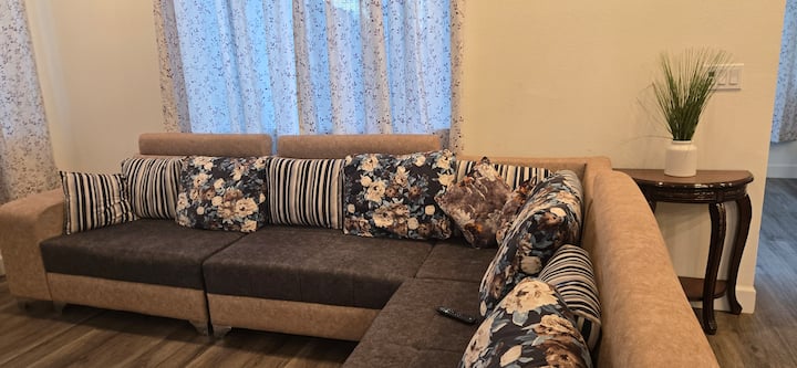 Cozy 4 Bedroom And 2.5 Bathroom. - Lodi, CA