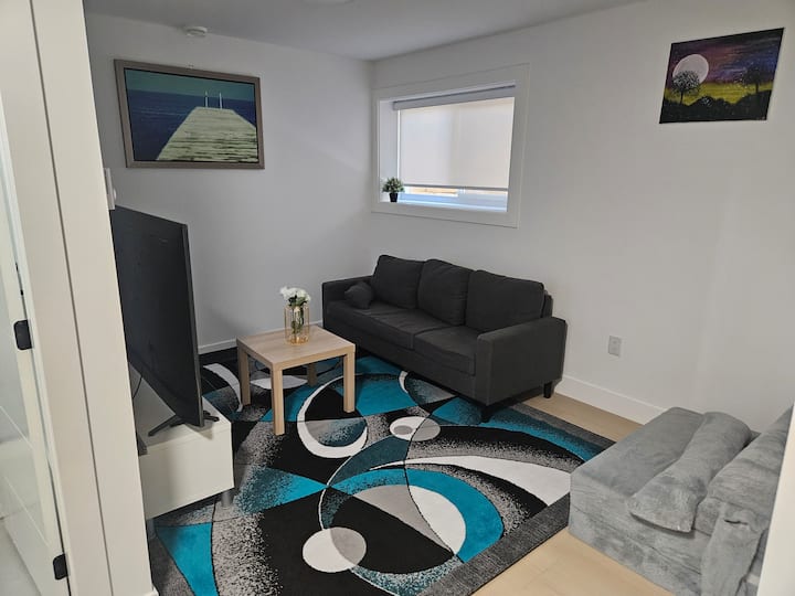 Clean, Cozy & Guest-focused - Surrey