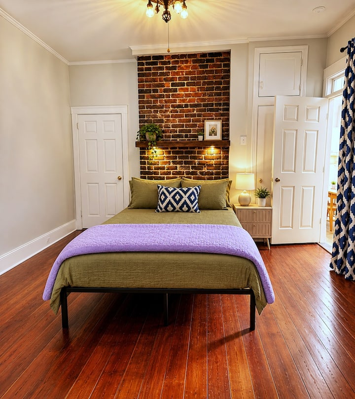 Cozy 2 Bedroom Downtown Rest Stop - Charleston, SC