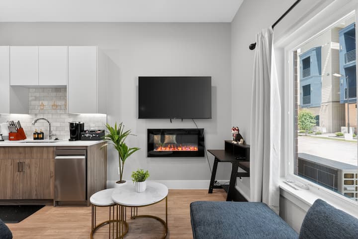 Luxury Modern Apartment - Westover Hills, TX