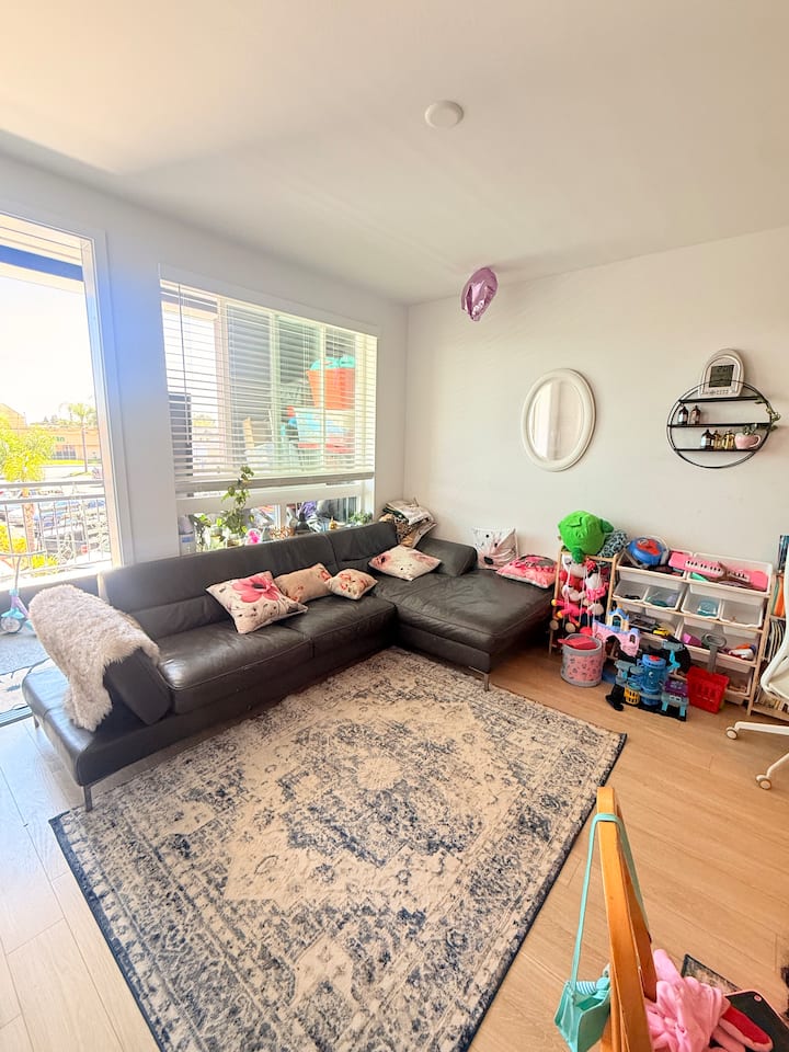 Cozy/modern Bedroom Apartment Sleeps For 4 Guests - Seal Beach, CA
