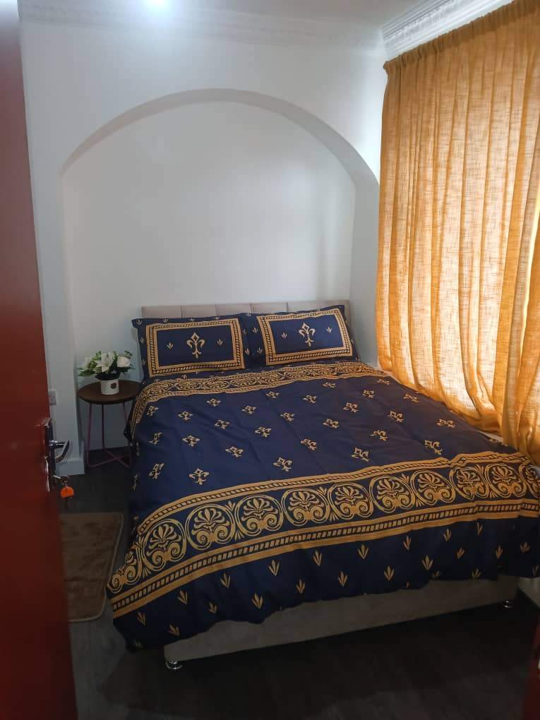 House Sleeps 6 With Parking - Rotherham