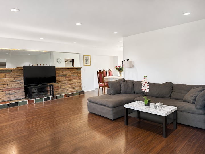 Cozy 3br Suite Near Transit & Laundry - Vancouver