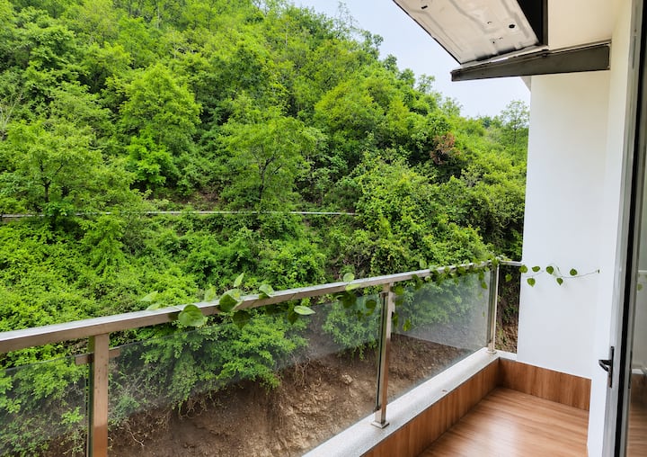 Cozy 1 Bhk Staycation | Forest View | Tapovan - Rishikesh