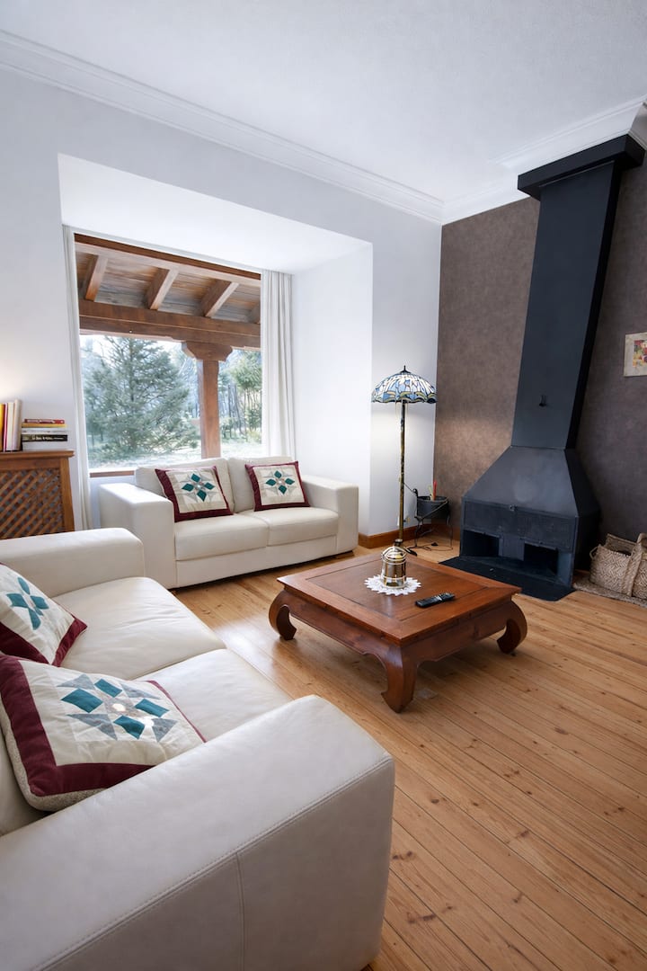 Casa Señorial Junto Golf Cerdanya, 12 Pax, 6000 M] - Puigcerdà