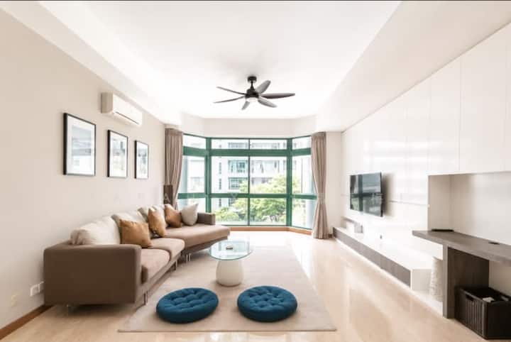 *3-bedrms Condo Going For The Price Of 1 Bedrm* - Singapore