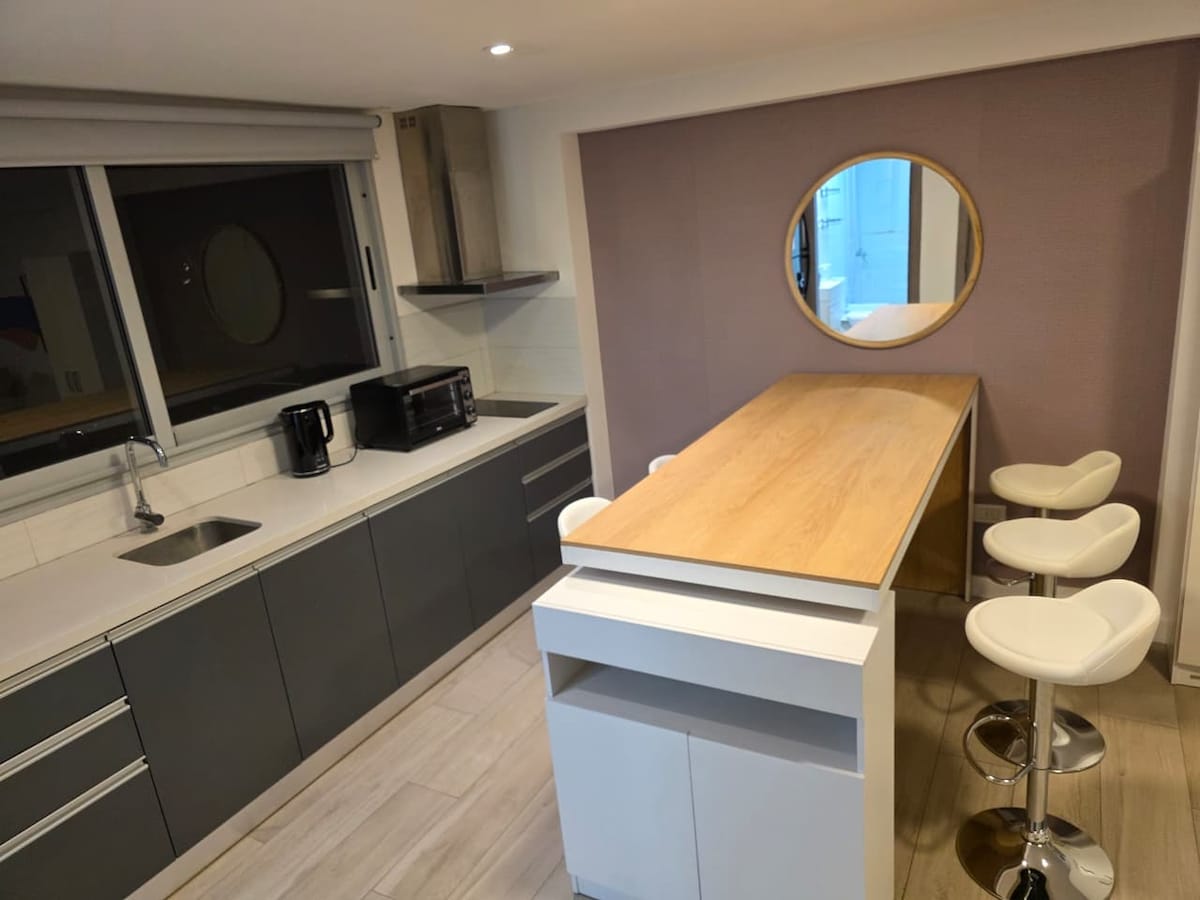 Студия 54 м² с балконом