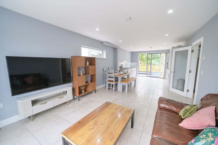 Modern Duplex In Donegal Town, Sleeps 6 - Donegal