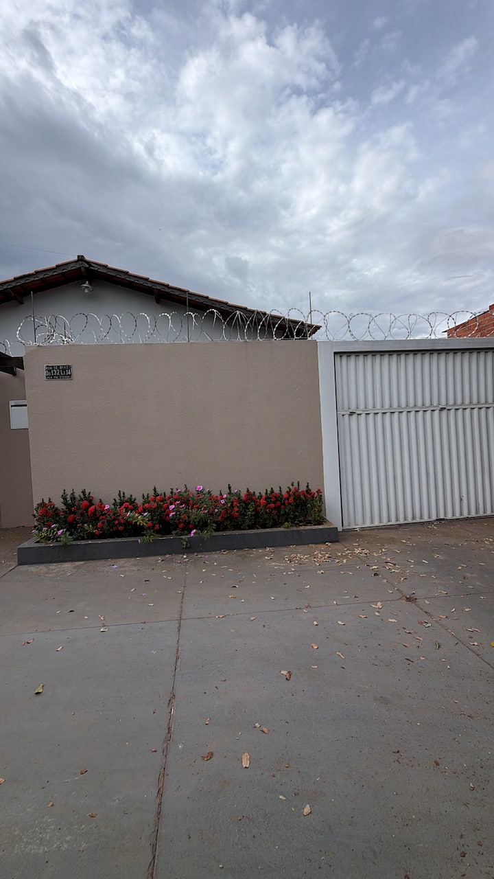 Casa Para Festa De Trindade - Trindade