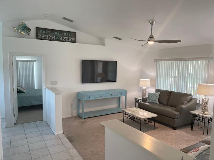 Super Clean House In Quiet Neighborhood - Port Charlotte, FL