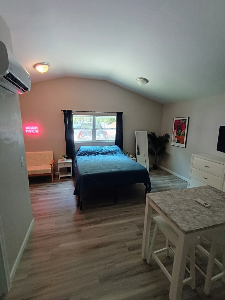Charming Avondale Retreat | Walk To Shops & Dining - Jacksonville, FL