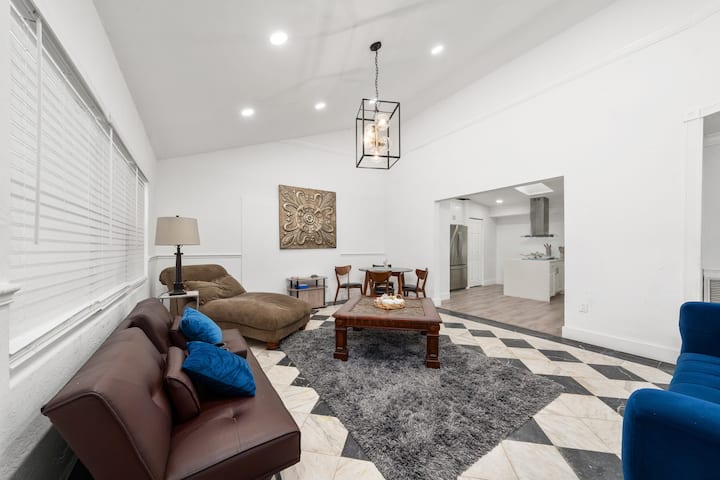 Bright And Peaceful Modern Home - Sleeps 5 - Lake Mary, FL