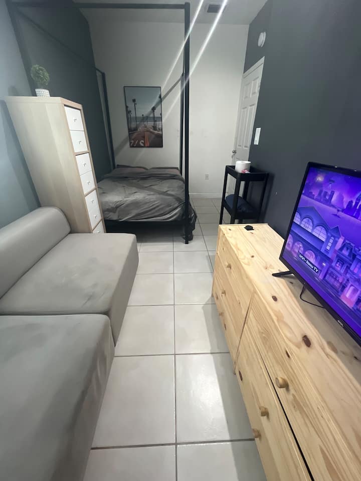 Accesible Y Comoda Habitacion - Homestead, FL