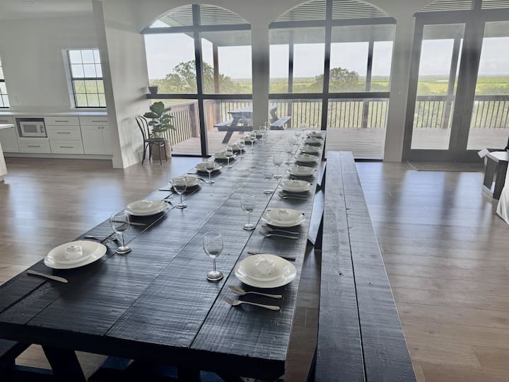 7 Br Hilltop Retreat 10 Acre Views Sleeps 16 - Cedar Creek, TX