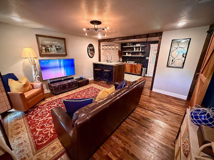 Bohemian Belle Of Waxahachie - Waxahachie, TX