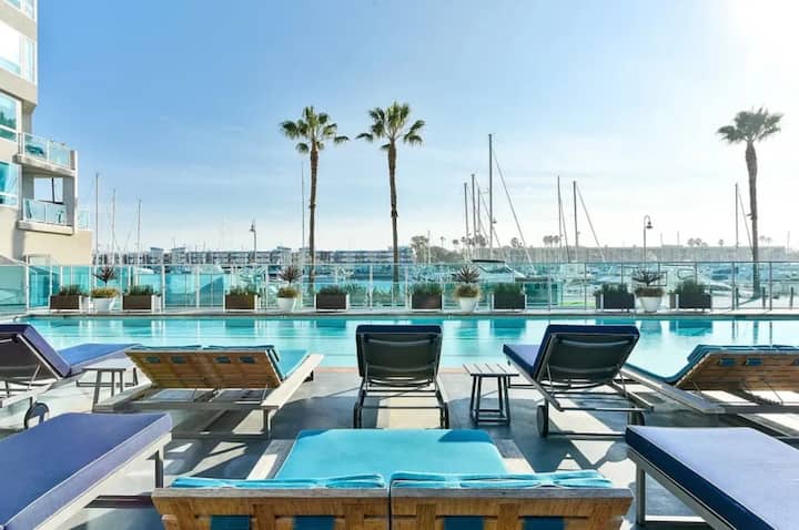 Awesome Tri-level 3bdrm Waterfront Marina Retreat - Marina del Rey, CA