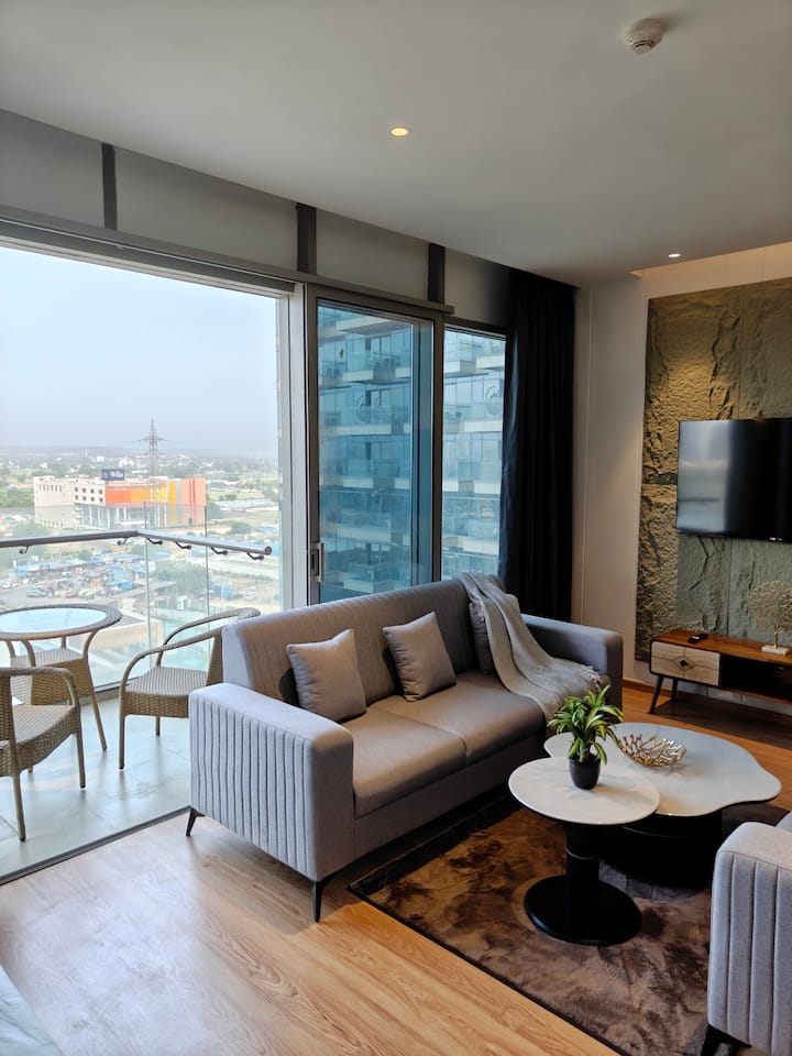 Ayara Luxe Vista | Infinity Pool & City Views - Inde