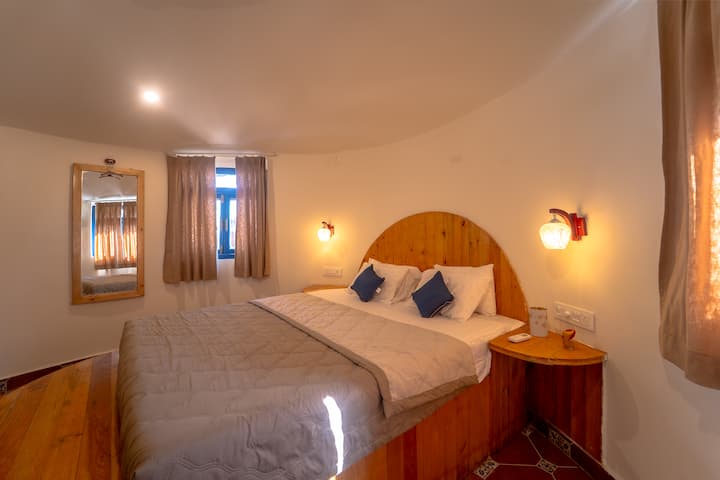 Bedroom 1 image 1