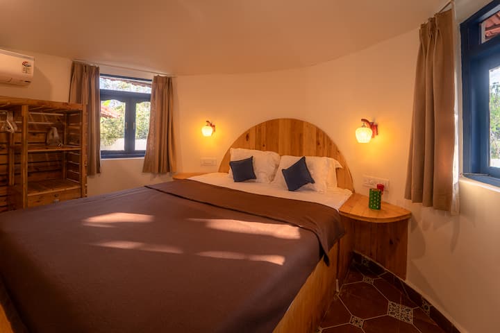 Bedroom 1 image 3