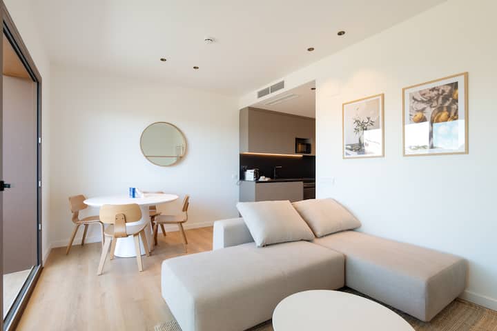 Can Milà / Signature Ap., Pool View, Dbl Bed (301) - Sitges