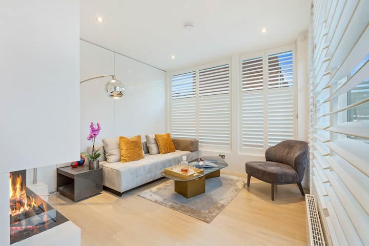 Contemporary Designer Islington House - Charing Cross - London