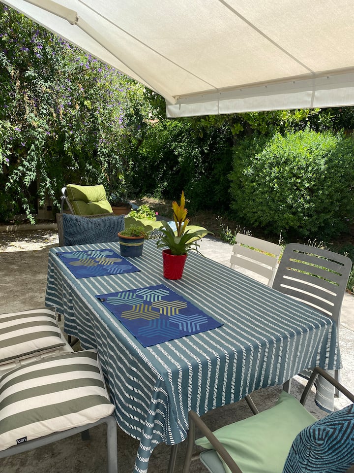 Rez-de-jardin Maison, Près Métro Et Commerces - Allauch