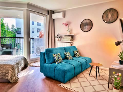 Top Airbnb: NEW Apartment near METRO & MALL in Green Oasis in Bielany