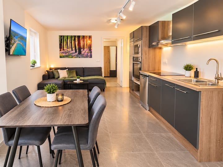 The River House - Garden Apartment - Trata