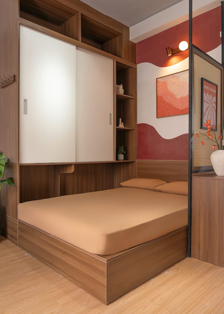 Wake Up To Canal Views  District 1 Studio - Ho Chi Minh City