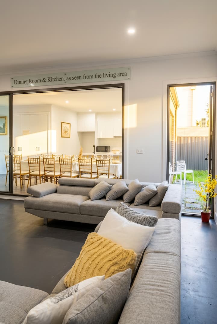 Mornington Coast Collection|15 Guests| 5 Parking 
