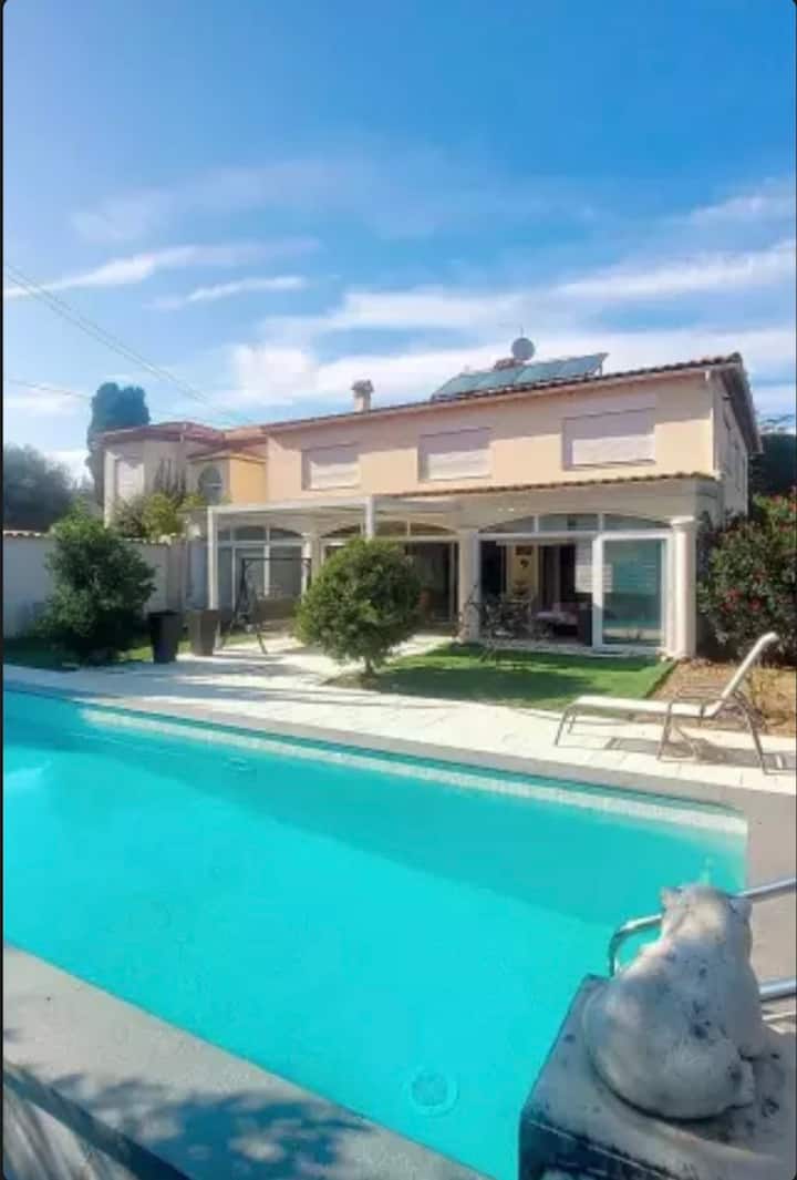 Beautiful Residential Poolvilla In Antibes, France - 안티베