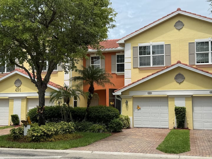 Amazing Vacation Home - Fort Myers, FL