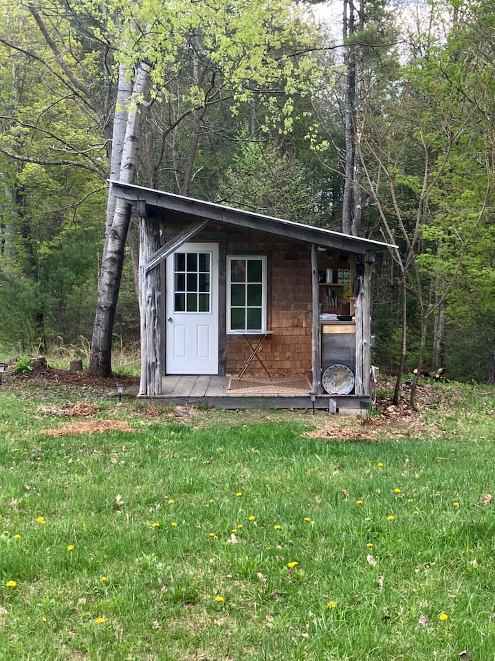 Small Cozy Cabin Sanctuary On Herbal Homestead - Brattleboro, VT