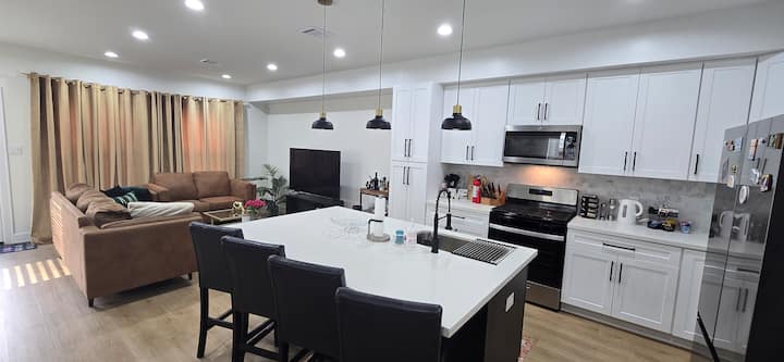 Modern Retreat 5 Min From Nrg - Houston, TX