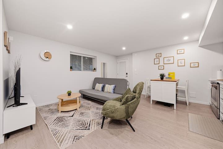 Quiet 1 King Br Near White Rock & Beaches - White Rock