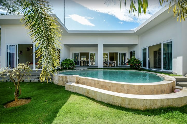 Villa Maar Private Pool & Tropical Garden - Bali