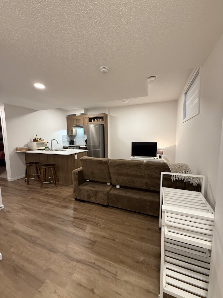 Relaxastay - Airdrie